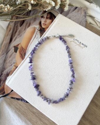 Collar Amuleto Violeta