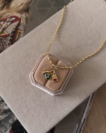 Collar Viajero