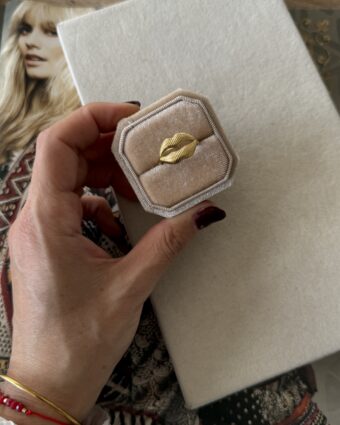 Anillo Kisses