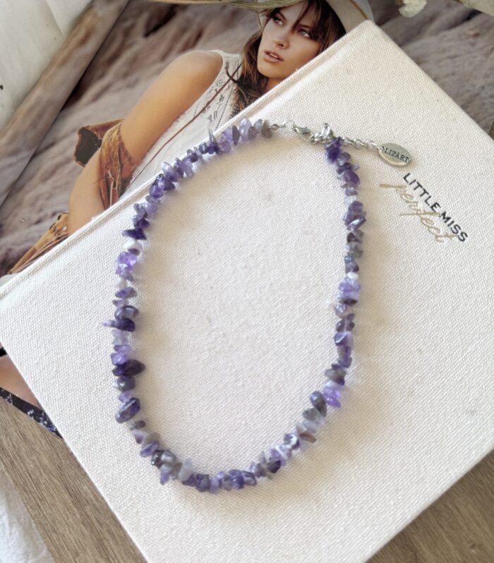 Collar Amuleto Violeta