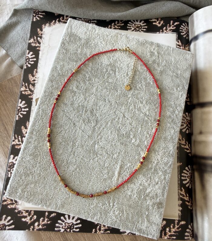 Collar India Rojo