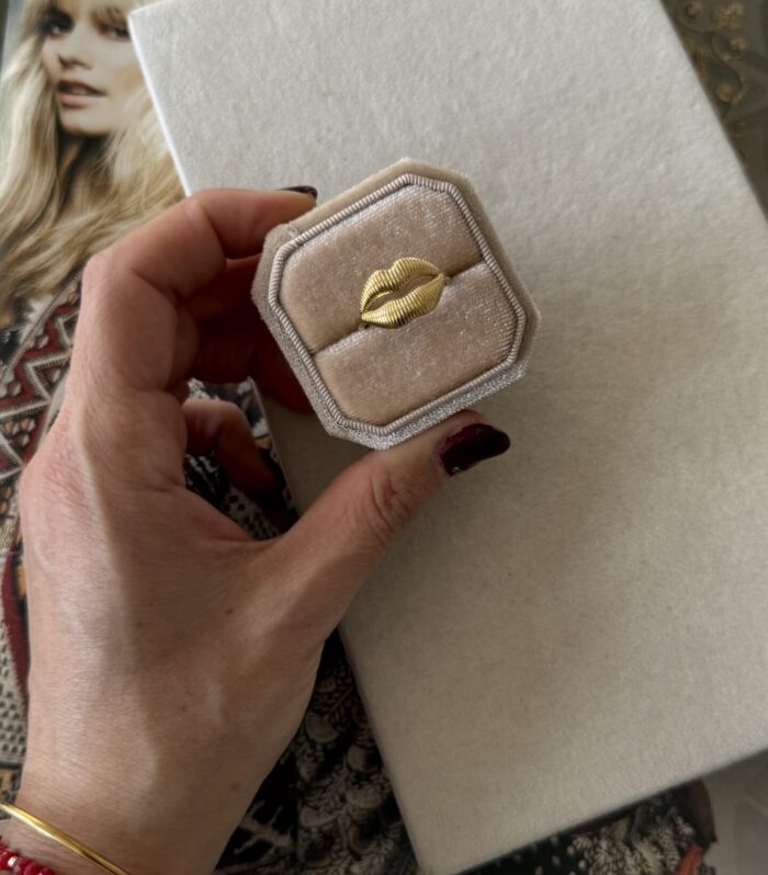 Anillo Kisses